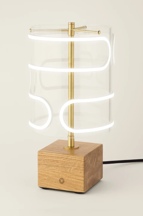 Stołowa lampa dekoracyjna Cloud mosiądz barwa neutralna dąb.png