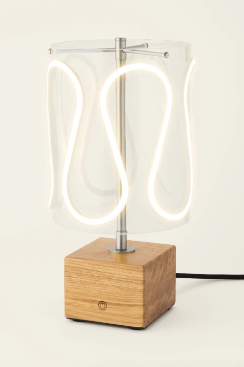 Stołowa lampa dekoracyjna Arch stal nierdzewna barwa ciepła dąb.png
