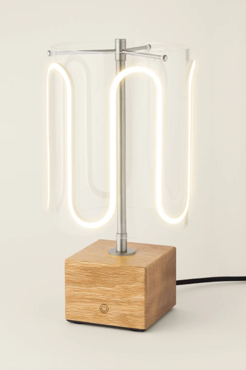 Stołowa lampa dekoracyjna Wave stal nierdzewna barwa ciepła dąb.png